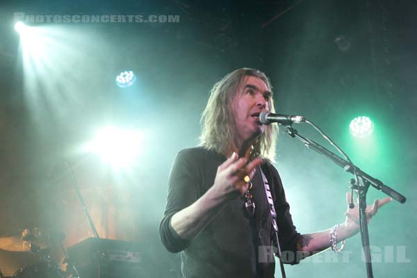 NEW MODEL ARMY - 2013-12-19 - PARIS - Divan du Monde - Justin Edward Sullivan